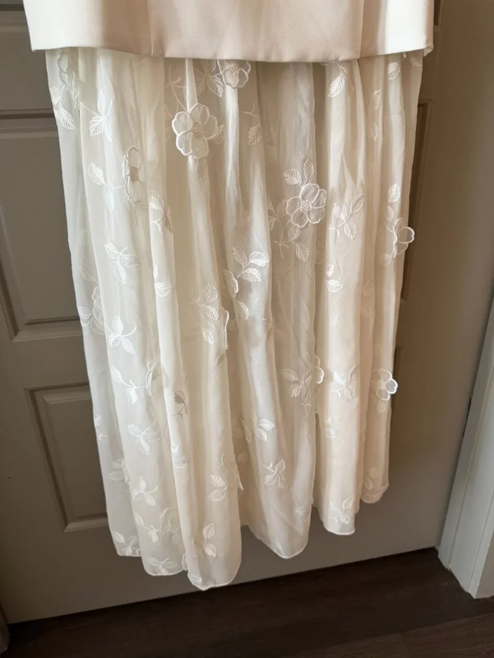 Abercrombie & Fitch / White Embroidered Sheer Maxi Dress / Women's Size Medium